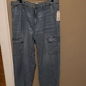 Time and Tru Light Blue Cargo Pants. New with tags. Size 16.